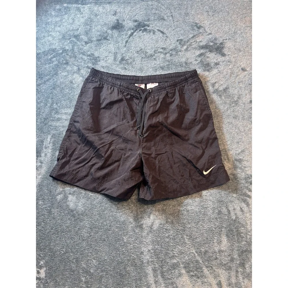 Nike Youth Medium Shorts Black Windbreaker Style 2.5 Inseam Athletic Gym